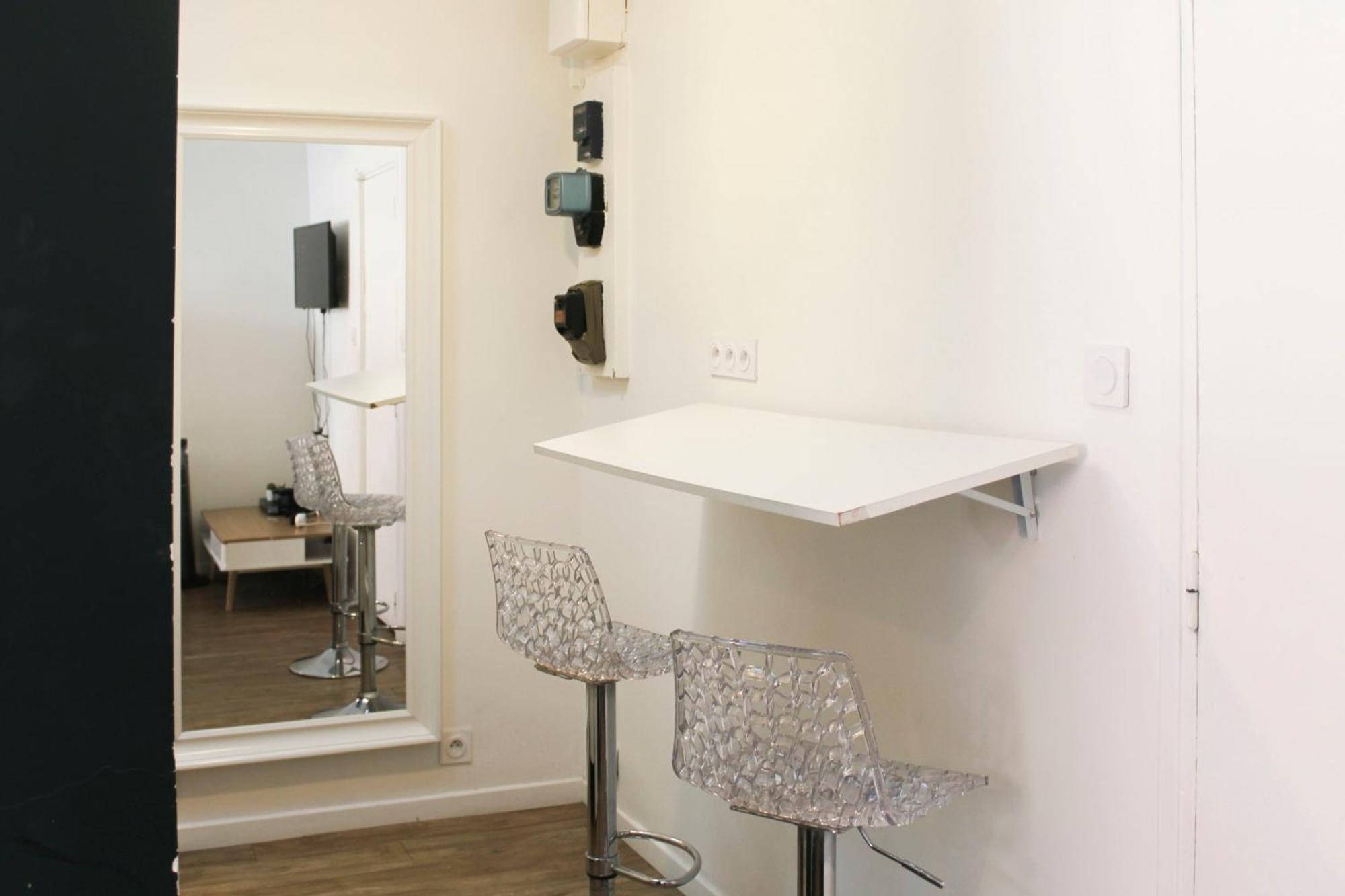 Cozy Perfect For A In Apartment Paris